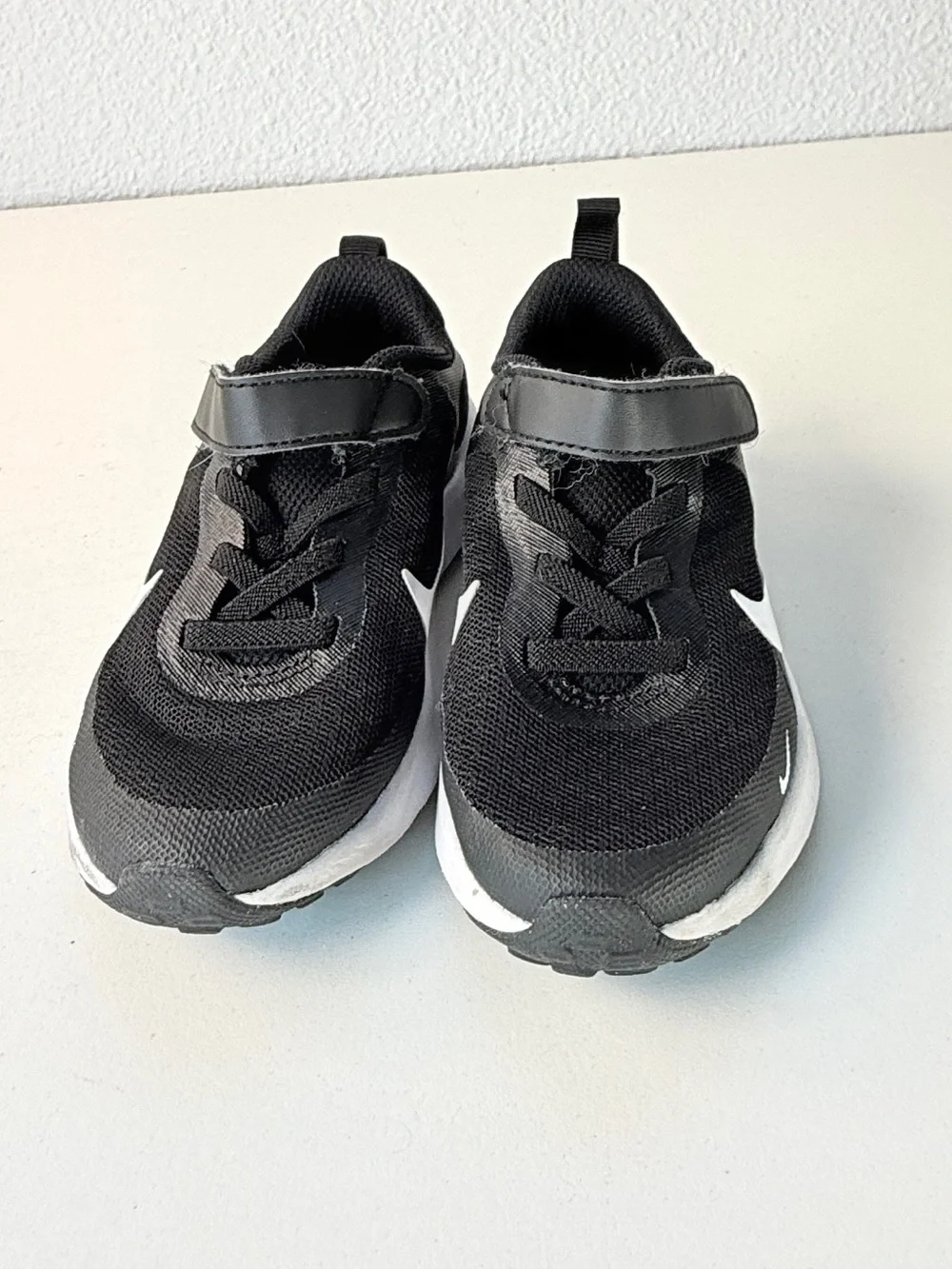 Nike Toddler Running Sneakers Black White Velcro Shoes Size 8C
